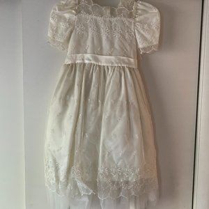 Formal flower girl wear